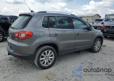 2009 Volkswagen Tiguan S from USA, damaged, VIN WVGAV75N39W003838